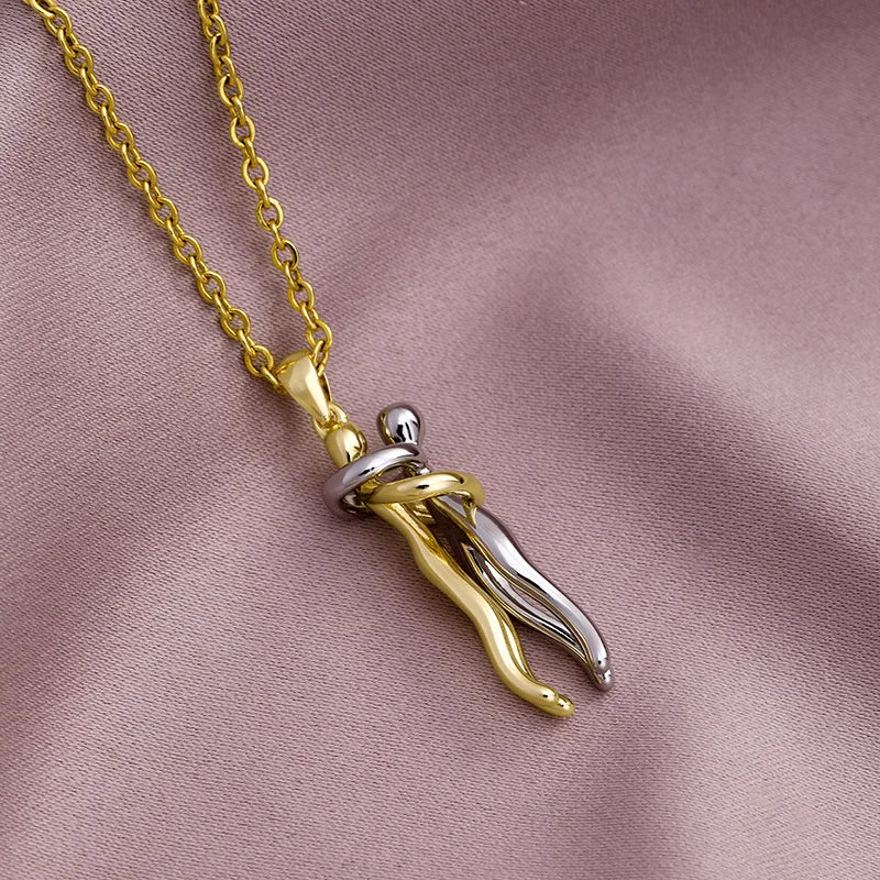 Colar Abraço Eterno – Laço de paixão banhado a ouro 18K
