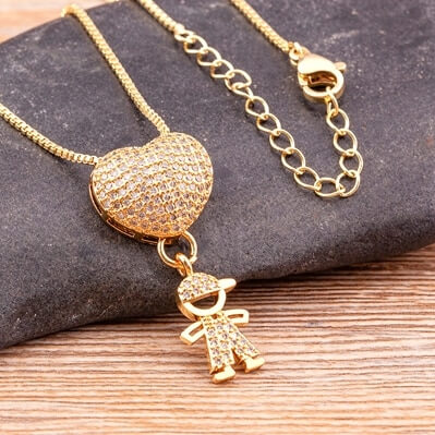 Declare seu amor por sua mãe com esse colar banhando a ouro 18k