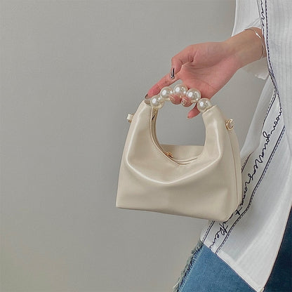 Bolsa com alça de pérola