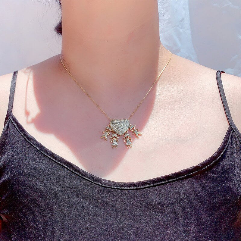 Declare seu amor por sua mãe com esse colar banhando a ouro 18k